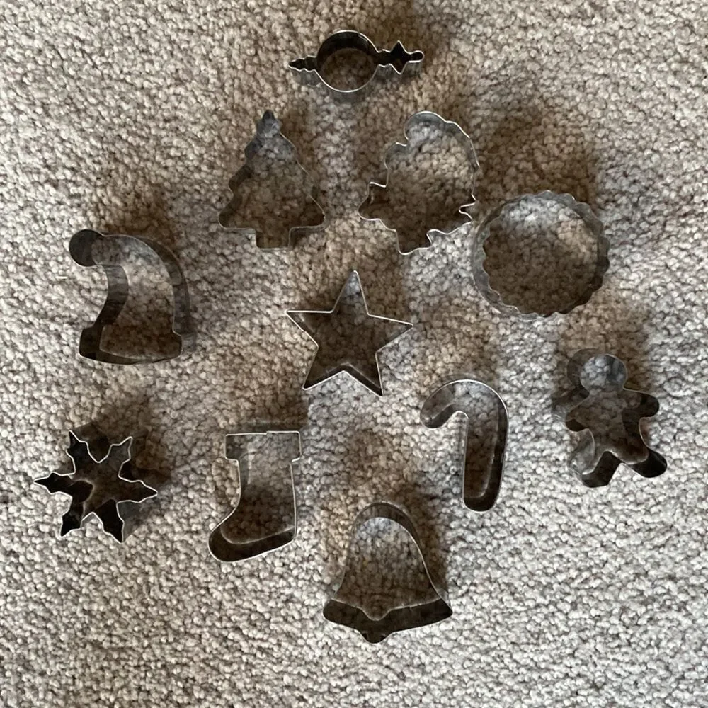 Set of 11 Holiday Cookie Cutters!